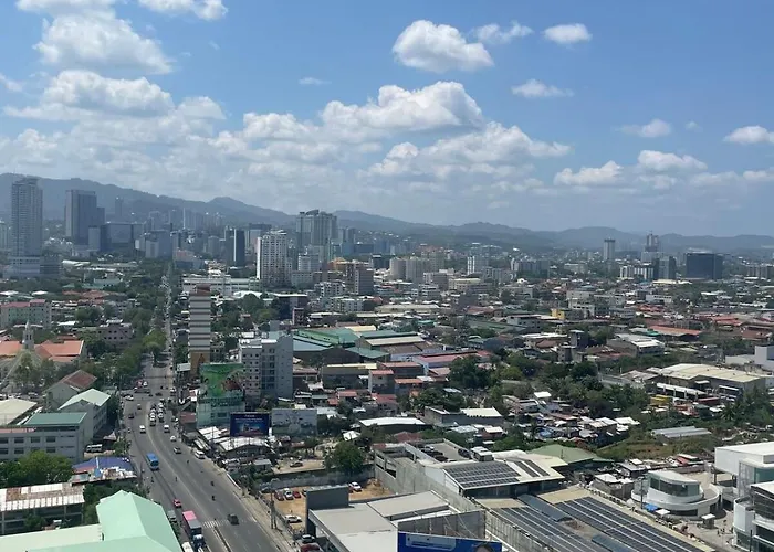 La Maria - Modern Steps To Sm With Netflix & Wi-fi Apartment Cebu